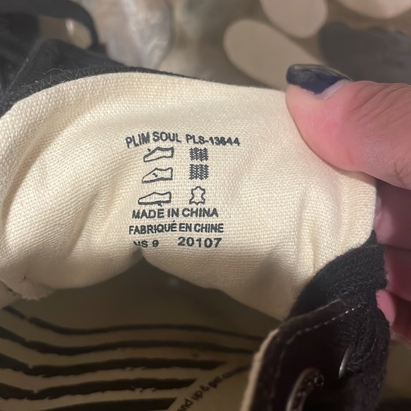 Taos black sneaker. EUC. Canvas. Plim sole. - Picture 5 of 5